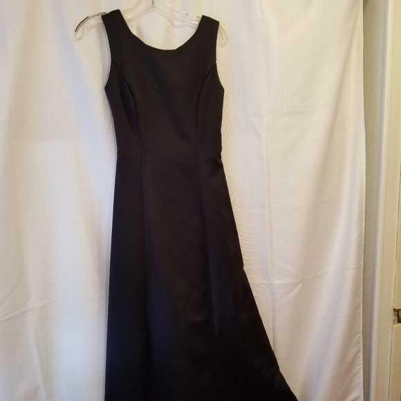 Evening/Wedding - Black sleeveless gown - Picture 1 of 3